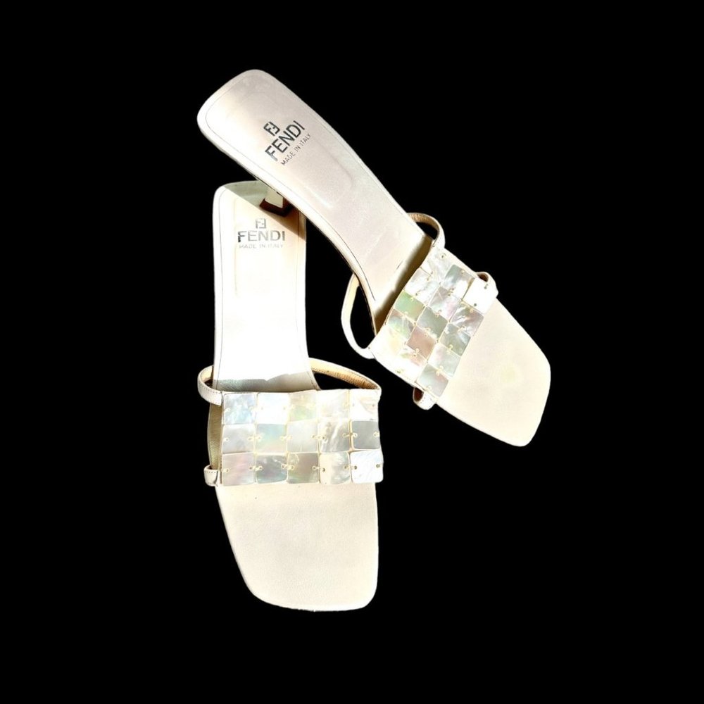 Vintage FENDI Mother of Pearl kitten heel